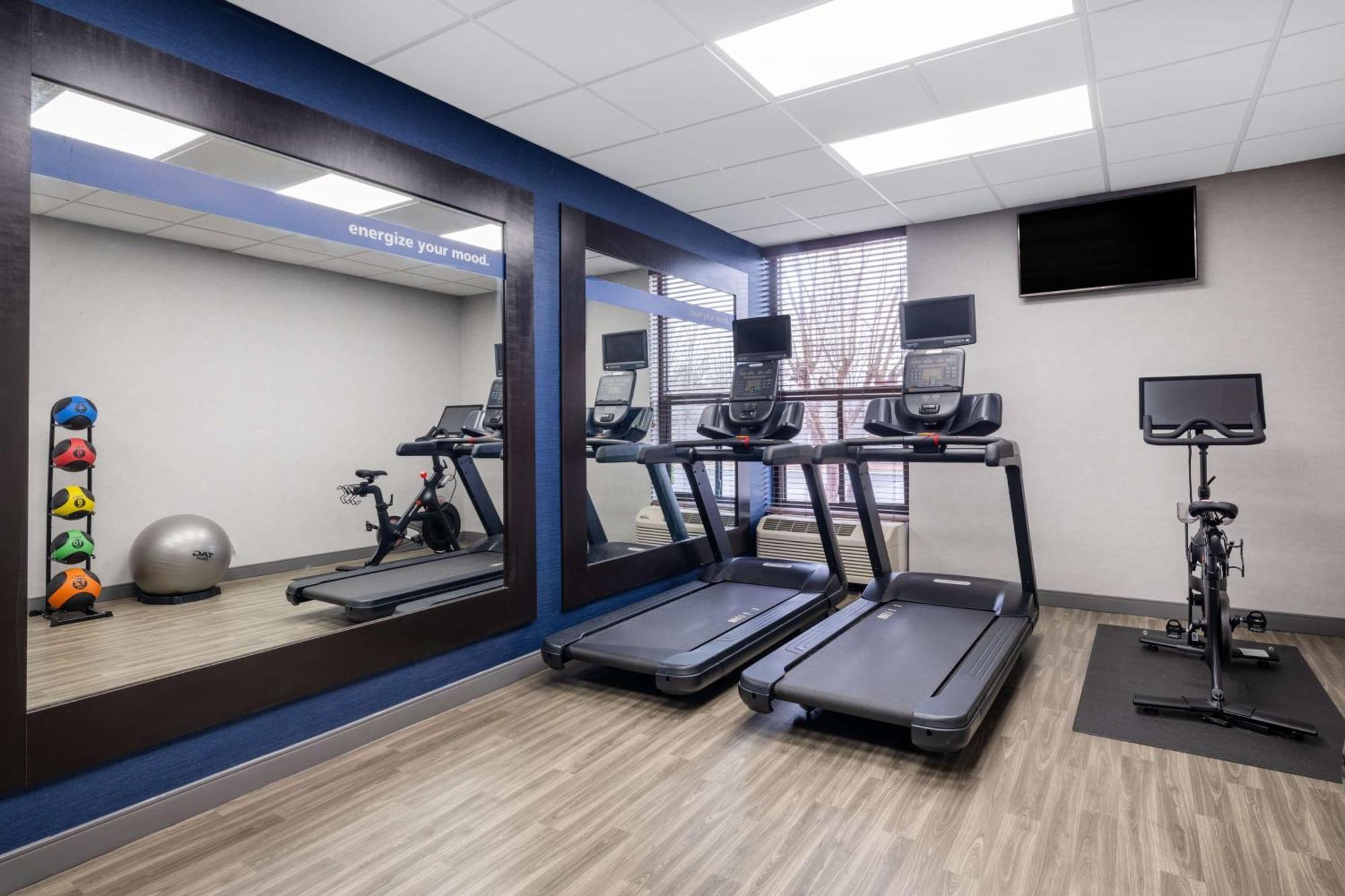 Hampton Inn Оберн Екстер'єр фото