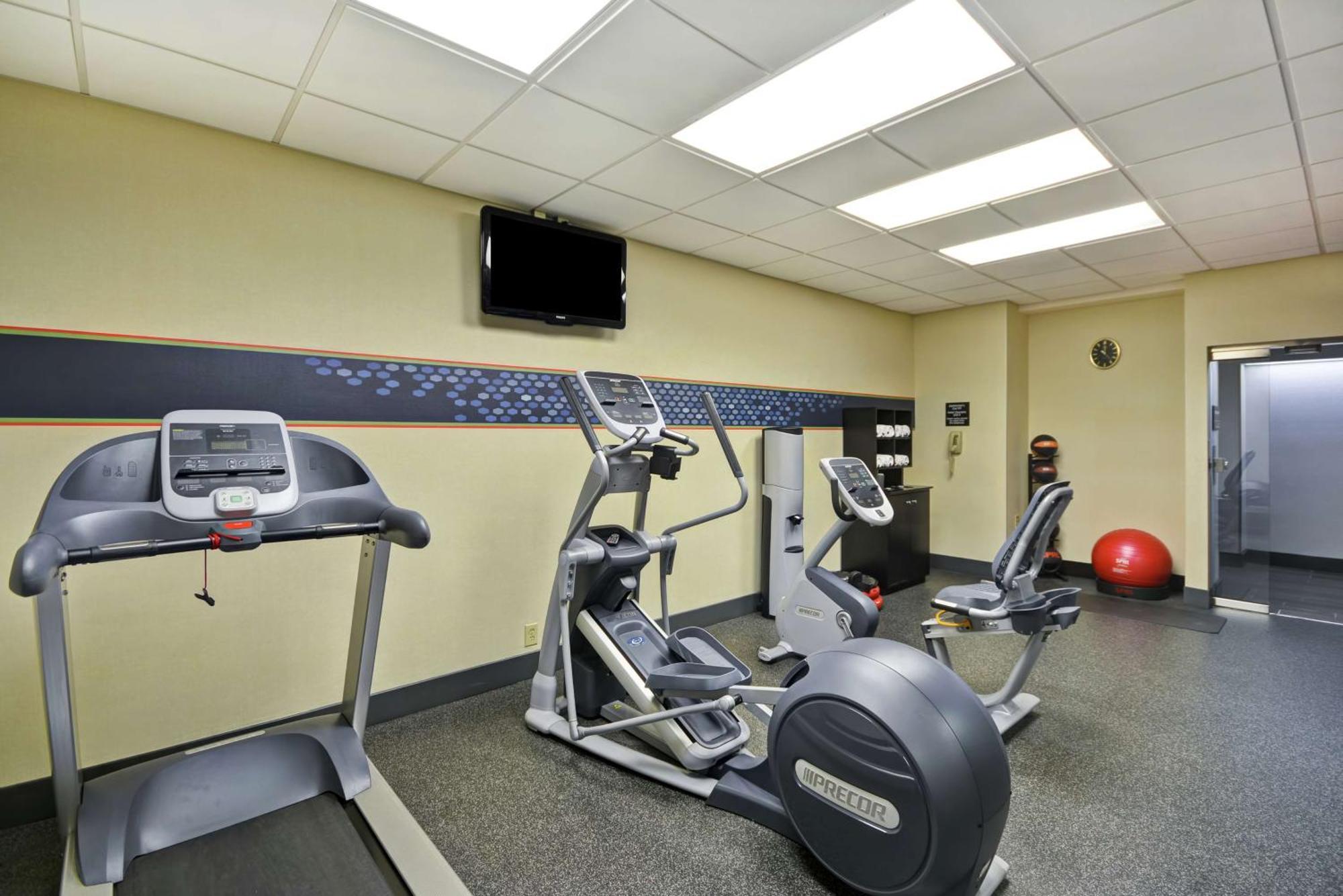 Hampton Inn Оберн Екстер'єр фото